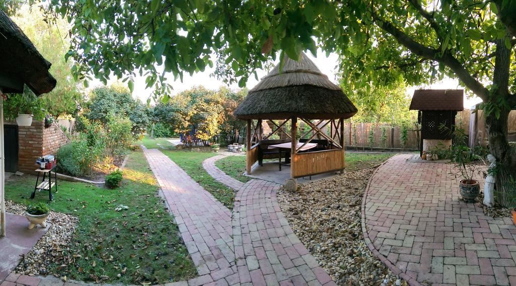 Natura Vendeghaz Pazmand ภายนอก รูปภาพ