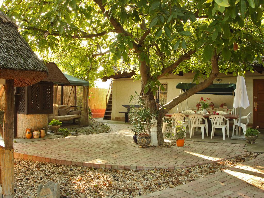 Natura Vendeghaz Pazmand ภายนอก รูปภาพ