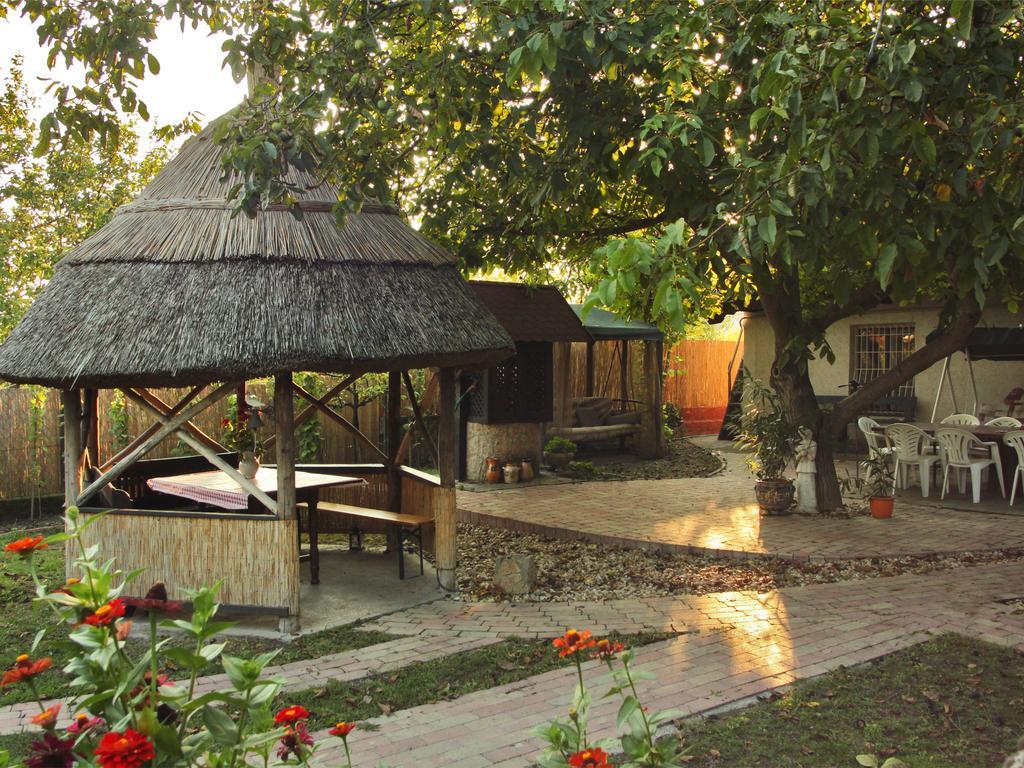 Natura Vendeghaz Pazmand ภายนอก รูปภาพ